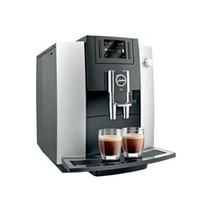 JURA Robot caf&eacute;  E6 Platine et 3 paquets de 250g de caf&eacute; en grains et 4 verres Caf&eacute;s Richard offerts