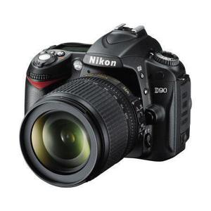 Reflex - Nikon D90 + Objetivo Nikon AF-S DX VR 18-105 mm f / 3.5 - 5.6 G ED