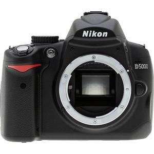 Reflex - Nikon D5000 Noir Nikon AF-S DX Nikkor 18-105mm f/3.5-5.6G ED VR