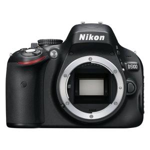 Reflex - Nikon D5100 Schwarz Objektiv Nikon AF-S DX Nikkor 18-200mm f/3.5-5.6G ED VR II