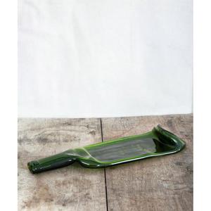 Planche « Débattre », fabriqué à partir d’une bouteille de vin.