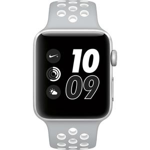Apple Watch (Series 2) Septembre 2016 42 mm - Aluminium Argent - Bracelet Sport Nike Argent/Blanc